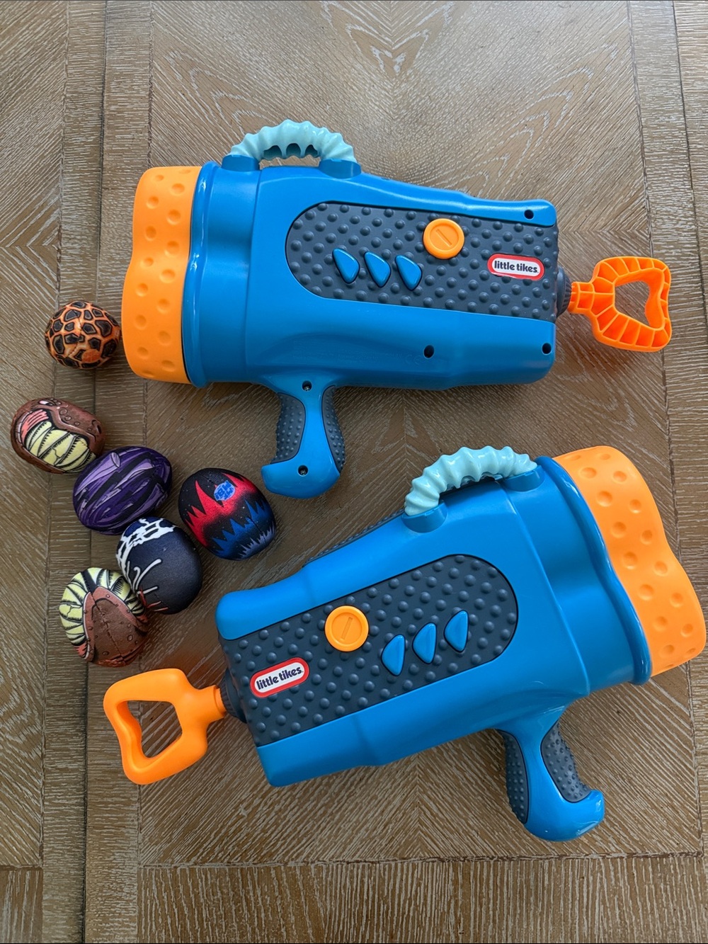 Little Tikes Egg Blaster Launchers Set w/ 6 Foam Eggs Outdoor Toy